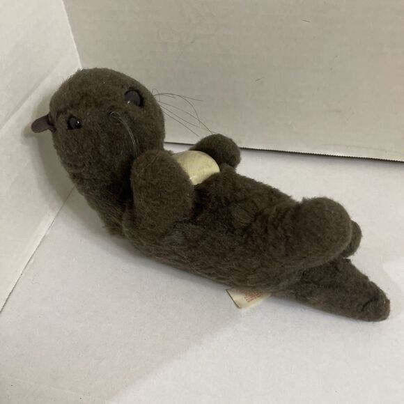 Dakin Other - Vintage 1975 Dakin Pillow Pets Otter Plush With Shell 11" Stuffed Animal